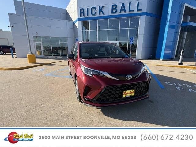 2021 Toyota Sienna XSE 7-Passenger