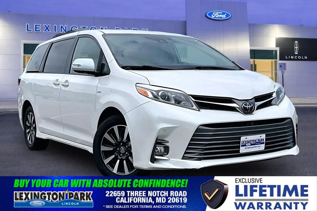 2019 Toyota Sienna XLE 7-Passenger — photo 1 of 35