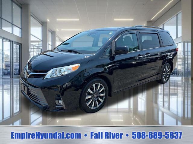 2018 Toyota Sienna Limited Premium 7-Passenger
