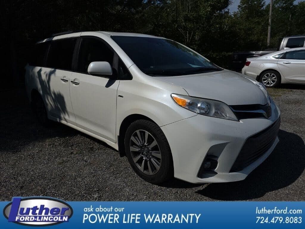 2018 Toyota Sienna XLE 7-Passenger — photo 1 of 1