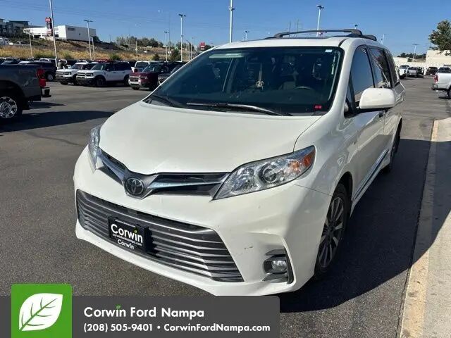 2020 Toyota Sienna XLE Premium 7-Passenger