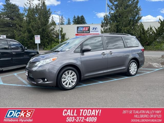 2017 Toyota Sienna XLE 7-Passenger