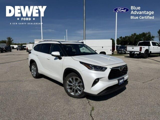 2022 Toyota Highlander Limited — photo 1 of 1