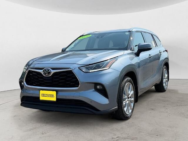 2022 Toyota Highlander Limited — photo 1 of 13