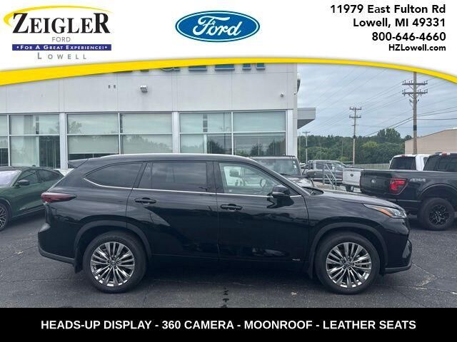 2026 Toyota Highlander Hybrid Platinum