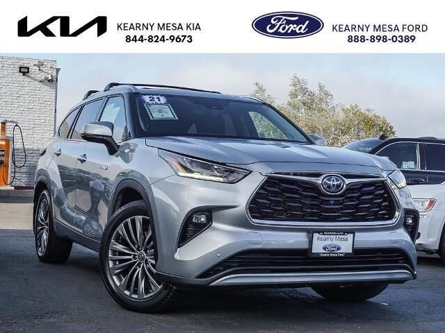 2021 Toyota Highlander Hybrid Platinum — photo 1 of 12