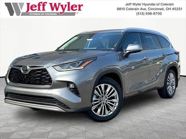 2026 Toyota Highlander Hybrid Platinum