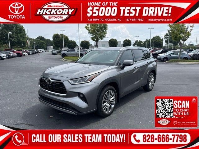 2025 Toyota Highlander Hybrid Platinum