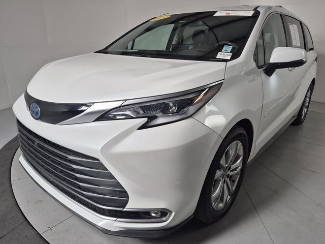 2023 Toyota Sienna Platinum