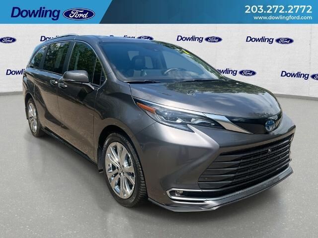 2024 Toyota Sienna Platinum 7-Passenger