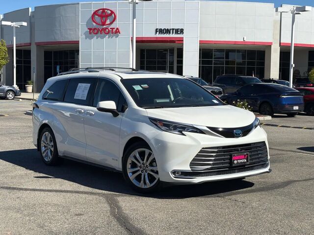 2021 Toyota Sienna Platinum 7-Passenger