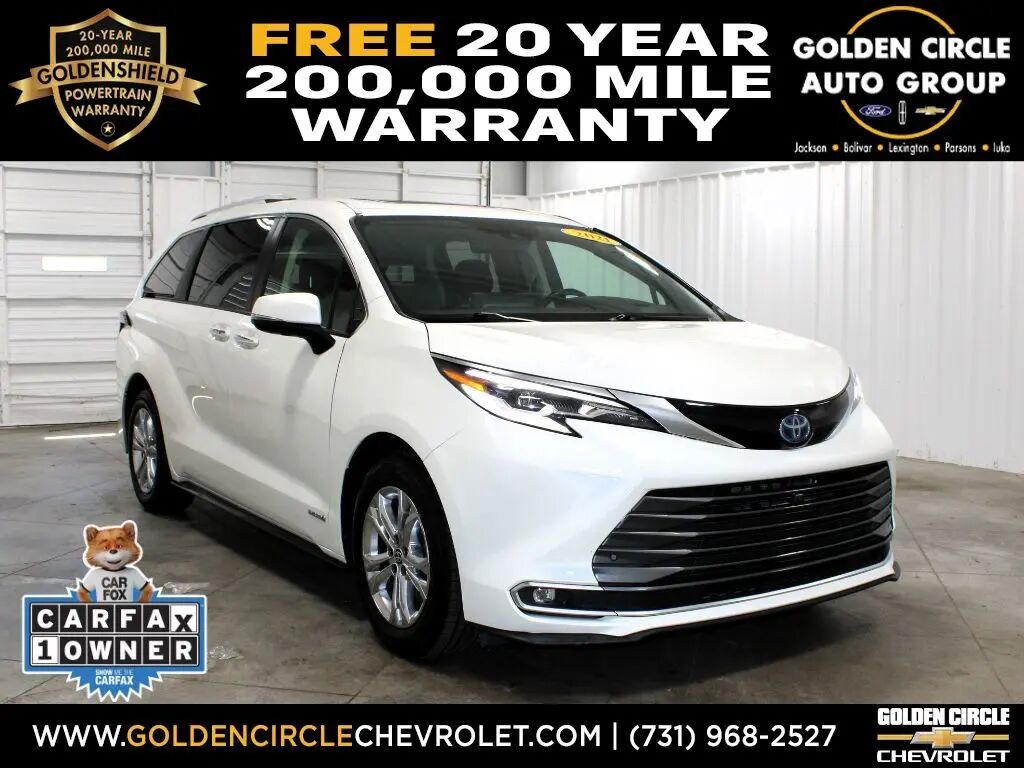 2021 Toyota Sienna Platinum 7-Passenger — photo 1 of 14