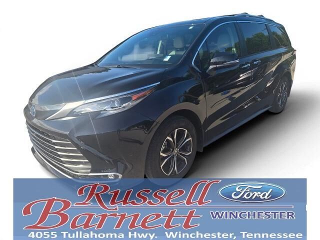 2025 Toyota Sienna Platinum 7-Passenger