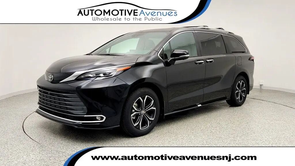 2026 Toyota Sienna Platinum 7-Passenger — photo 1 of 13