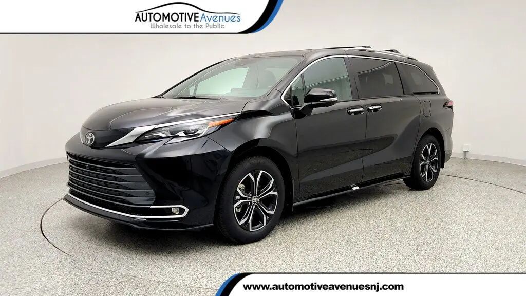 2026 Toyota Sienna Platinum 7-Passenger — photo 1 of 13