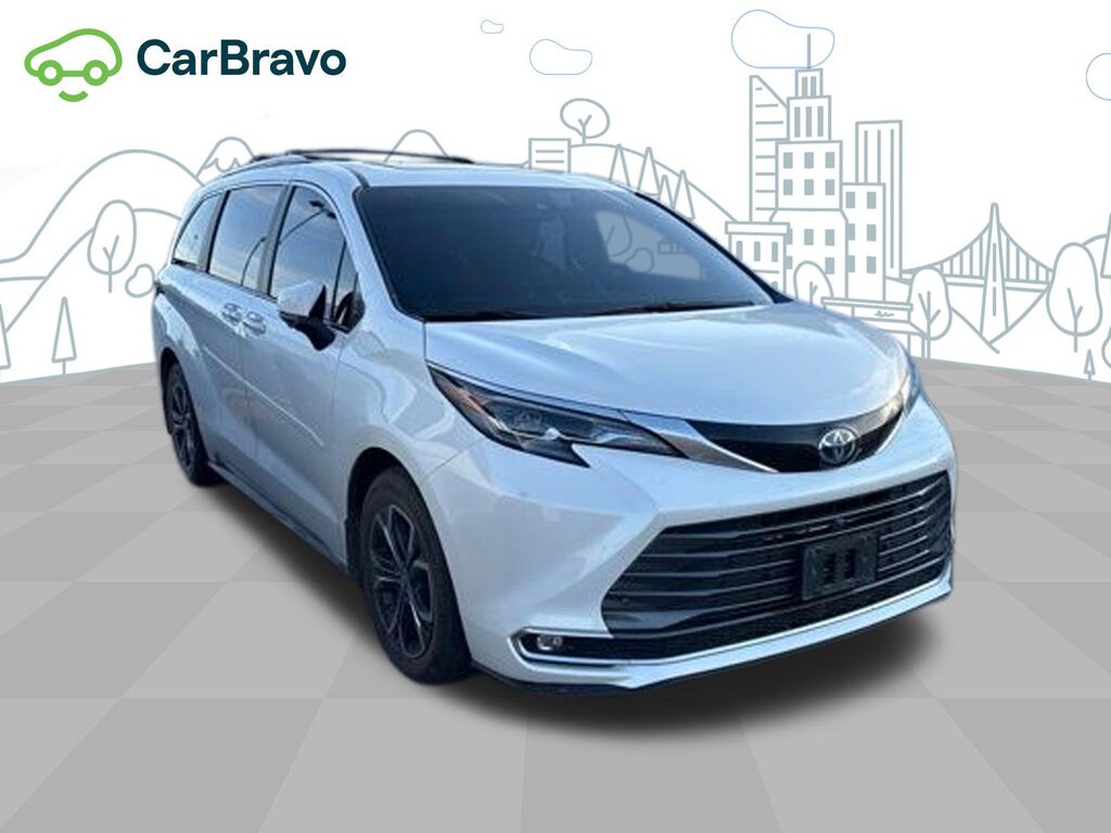 2025 Toyota Sienna Platinum — photo 1 of 6