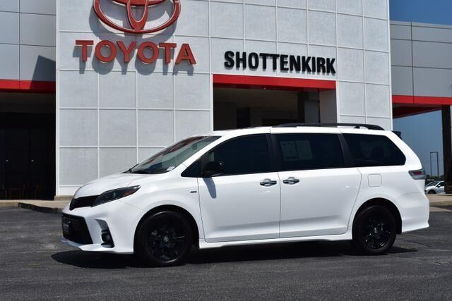 2020 Toyota Sienna SE 7-Passenger