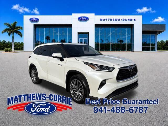 2021 Toyota Highlander Hybrid Platinum — photo 1 of 3