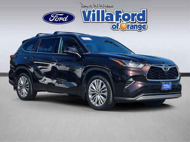 2022 Toyota Highlander Platinum