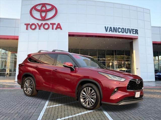 2020 Toyota Highlander Platinum — photo 1 of 13