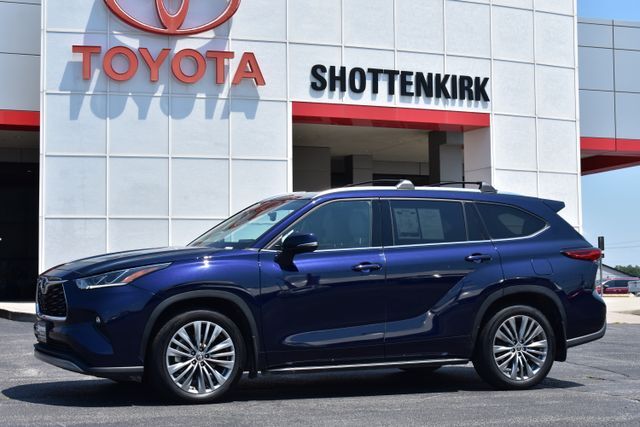 2022 Toyota Highlander Platinum
