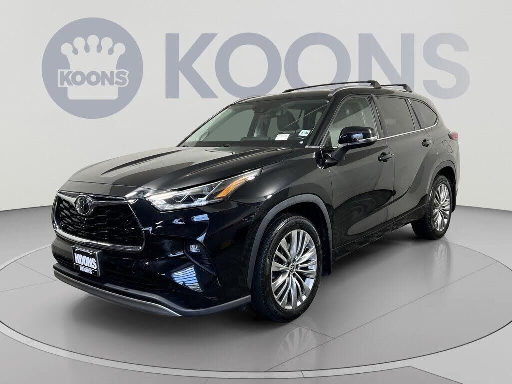 2021 Toyota Highlander Platinum — photo 1 of 1