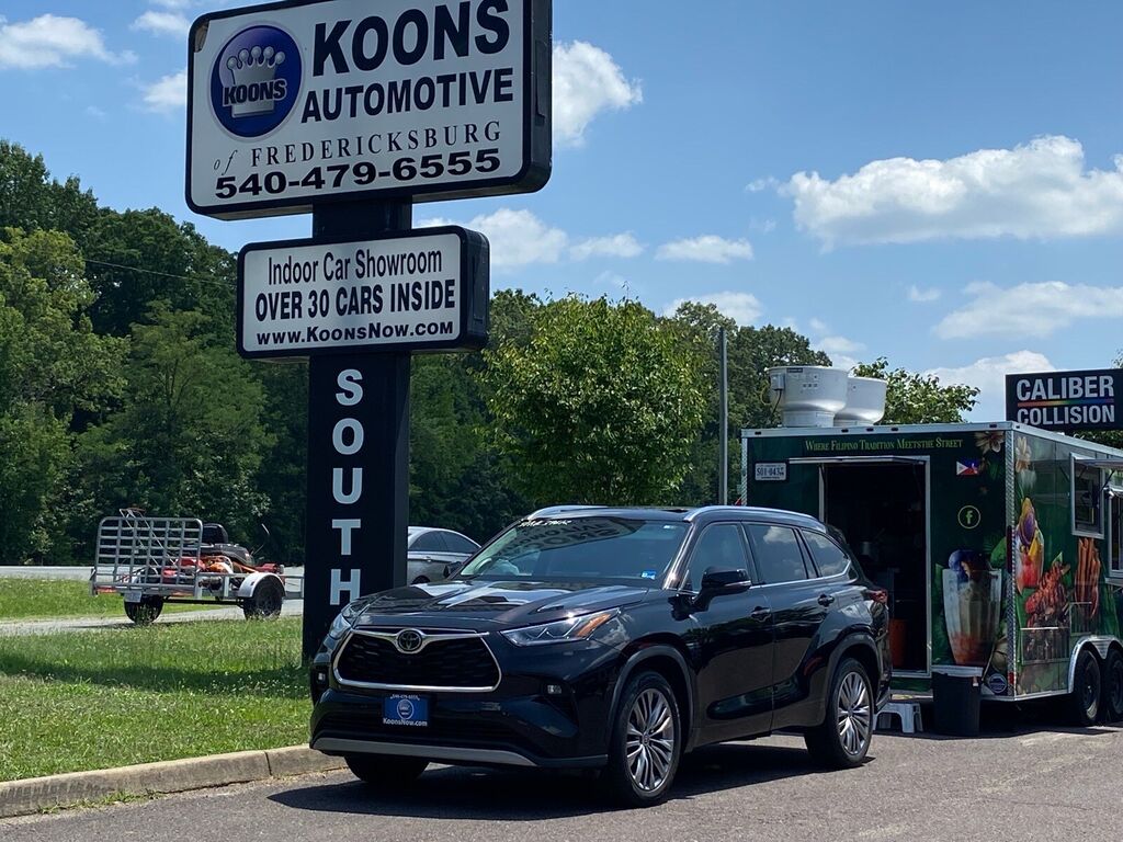2021 Toyota Highlander Platinum — photo 1 of 13