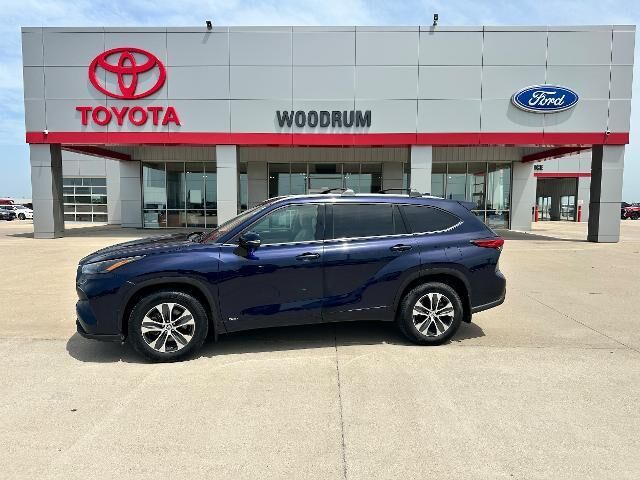 2022 Toyota Highlander Hybrid XLE