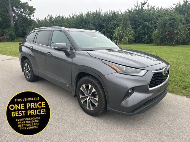 2022 Toyota Highlander Hybrid XLE