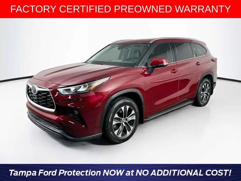 2020 Toyota Highlander XLE — photo 1 of 13