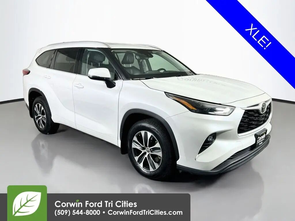 2022 Toyota Highlander XLE — photo 1 of 13
