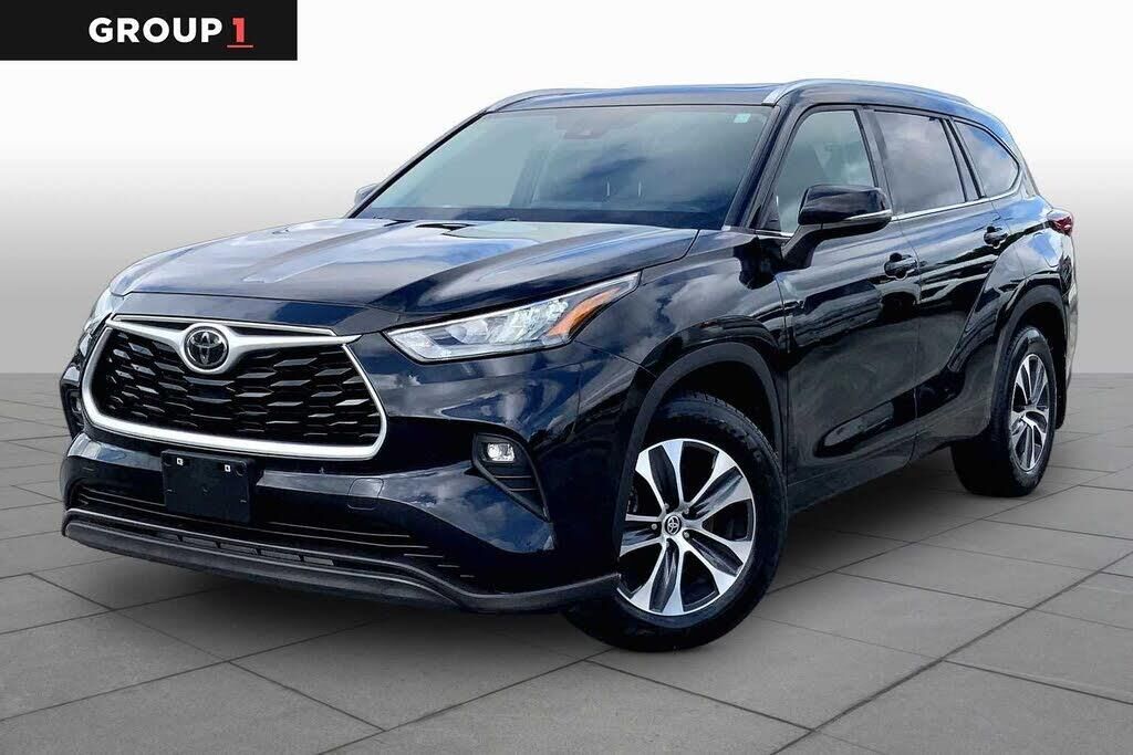 2020 Toyota Highlander XLE — photo 1 of 1