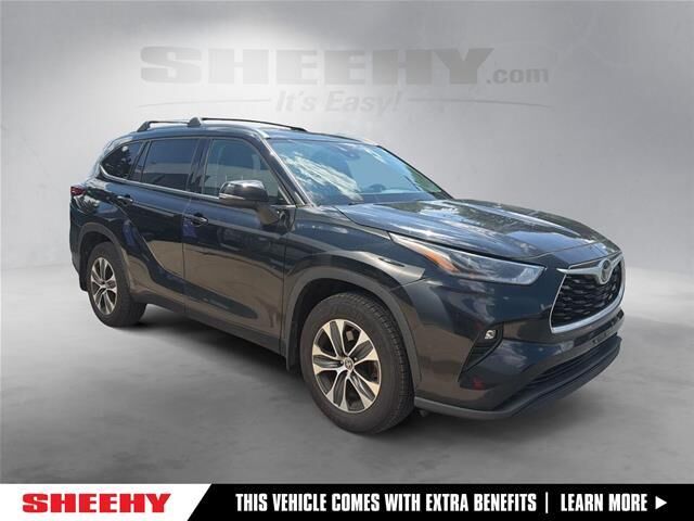2021 Toyota Highlander XLE — photo 1 of 9