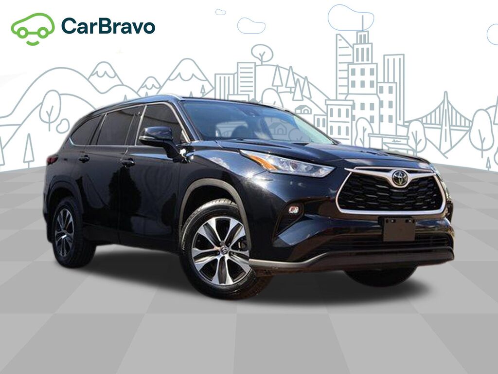 2020 Toyota Highlander XLE — photo 1 of 7