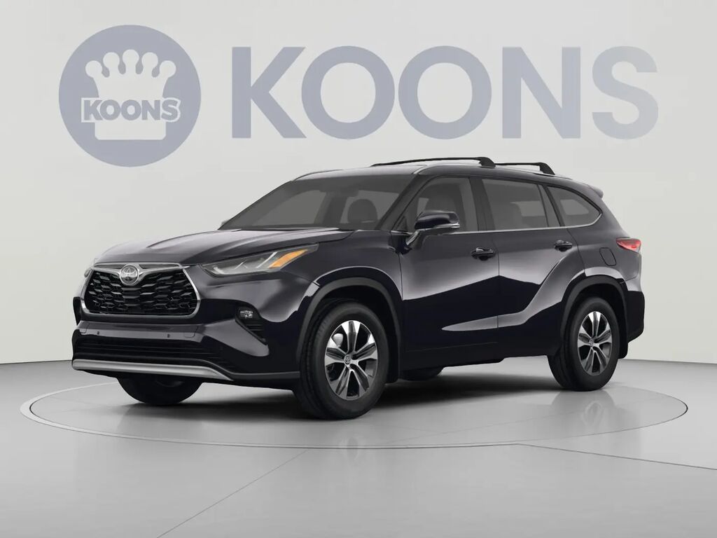 2022 Toyota Highlander XLE — photo 1 of 3