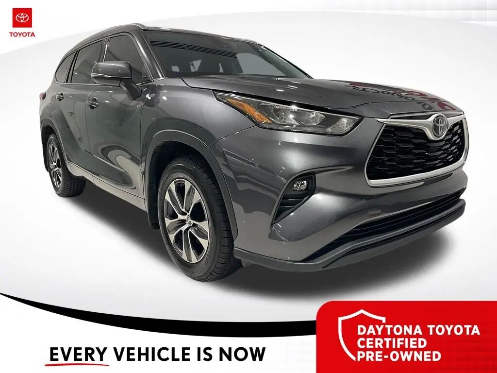 2020 Toyota Highlander XLE — photo 1 of 13
