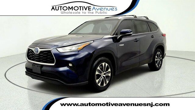 2020 Toyota Highlander Hybrid XLE — photo 1 of 1