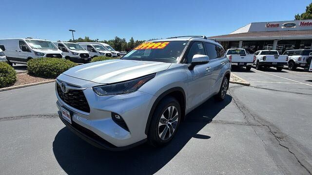 2021 Toyota Highlander Hybrid XLE