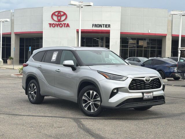 2022 Toyota Highlander XLE FWD (Natl)