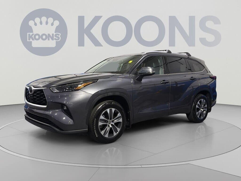 2022 Toyota Highlander XLE — photo 1 of 1