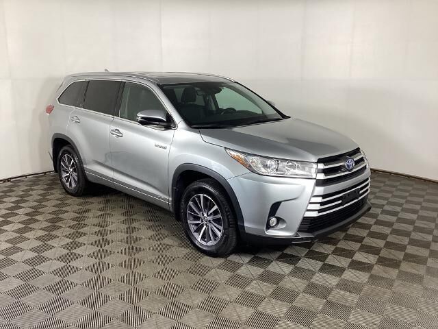 2017 Toyota Highlander Hybrid XLE — photo 1 of 13
