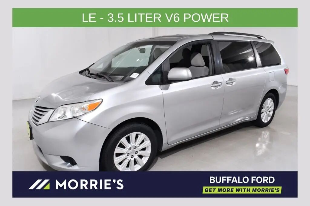 2015 Toyota Sienna LE 7-Passenger — photo 1 of 1
