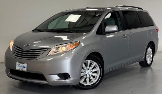 2015 Toyota Sienna LE 7-Passenger