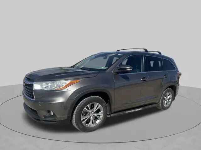 2014 Toyota Highlander XLE — photo 1 of 13