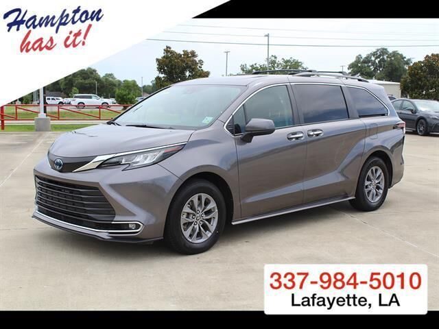 2023 Toyota Sienna XLE 8-Passenger