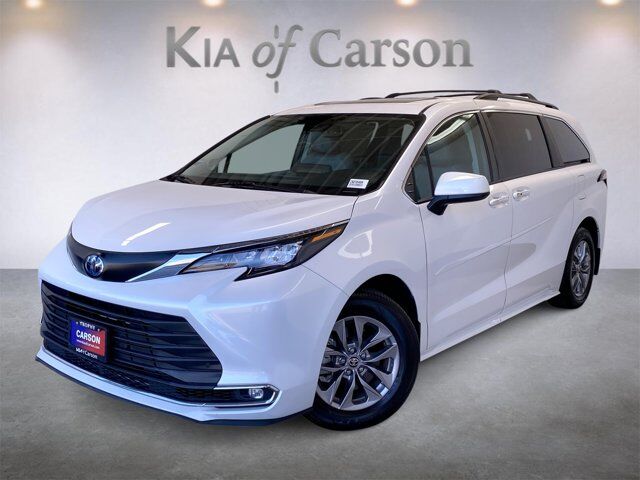 2024 Toyota Sienna XLE