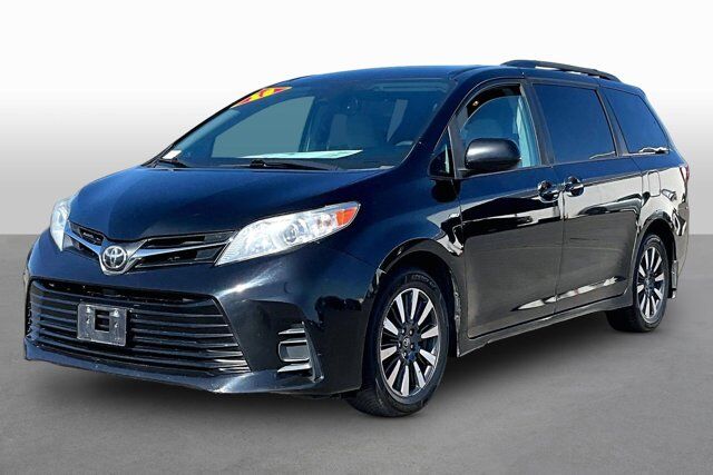 2018 Toyota Sienna LE