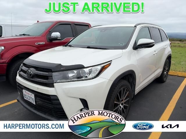 2017 Toyota Highlander SE