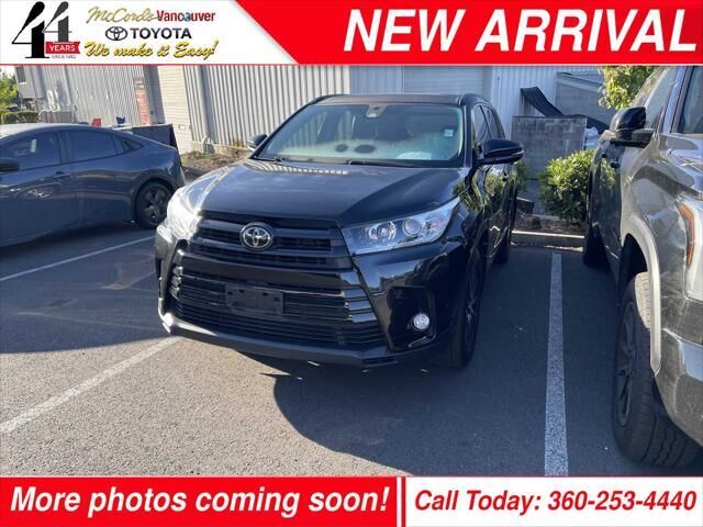 2017 Toyota Highlander SE
