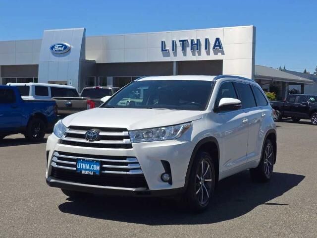 2018 Toyota Highlander XLE — photo 1 of 13